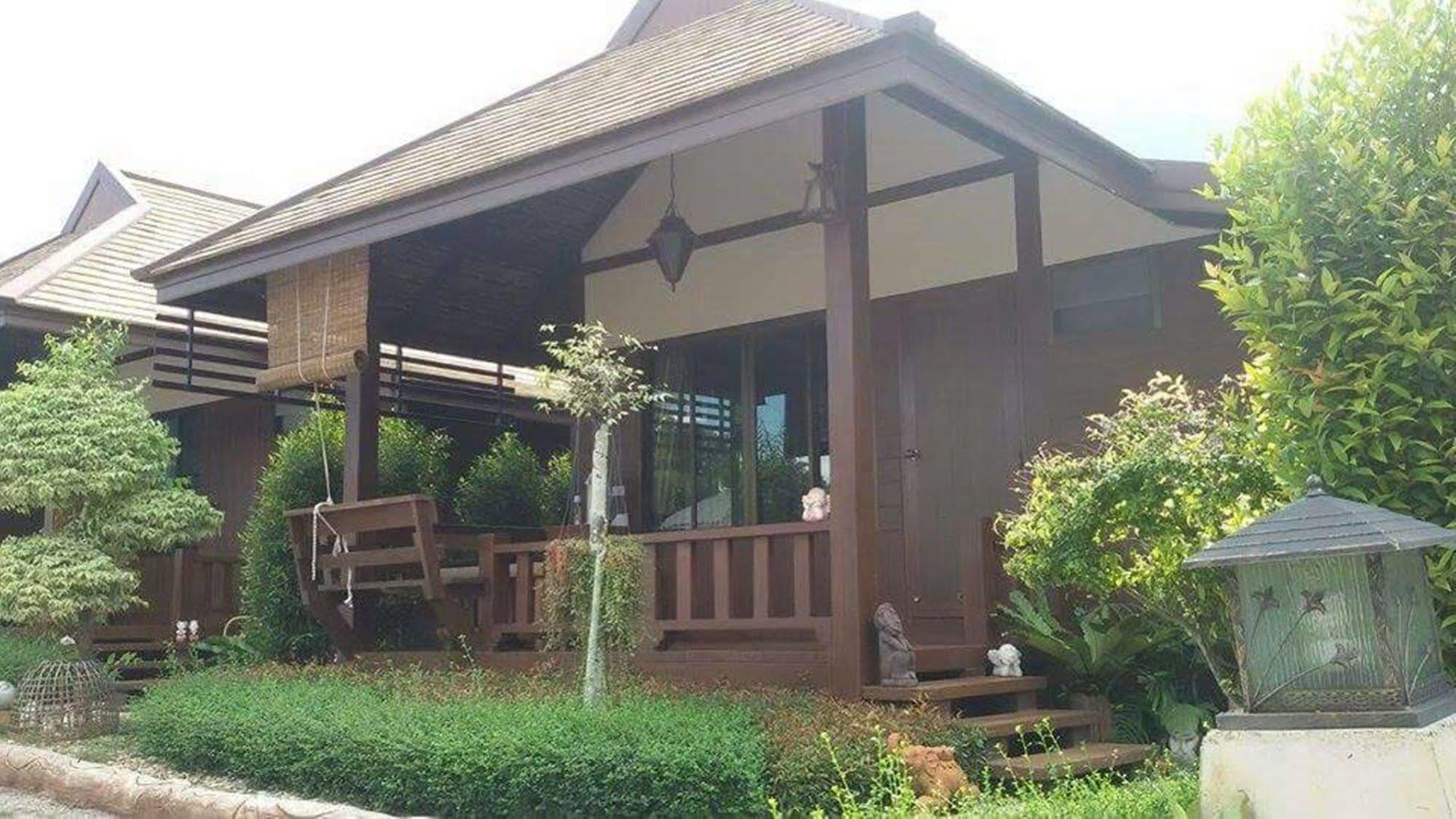 Hotel Mon Chantra Chiang Rai Exterior foto